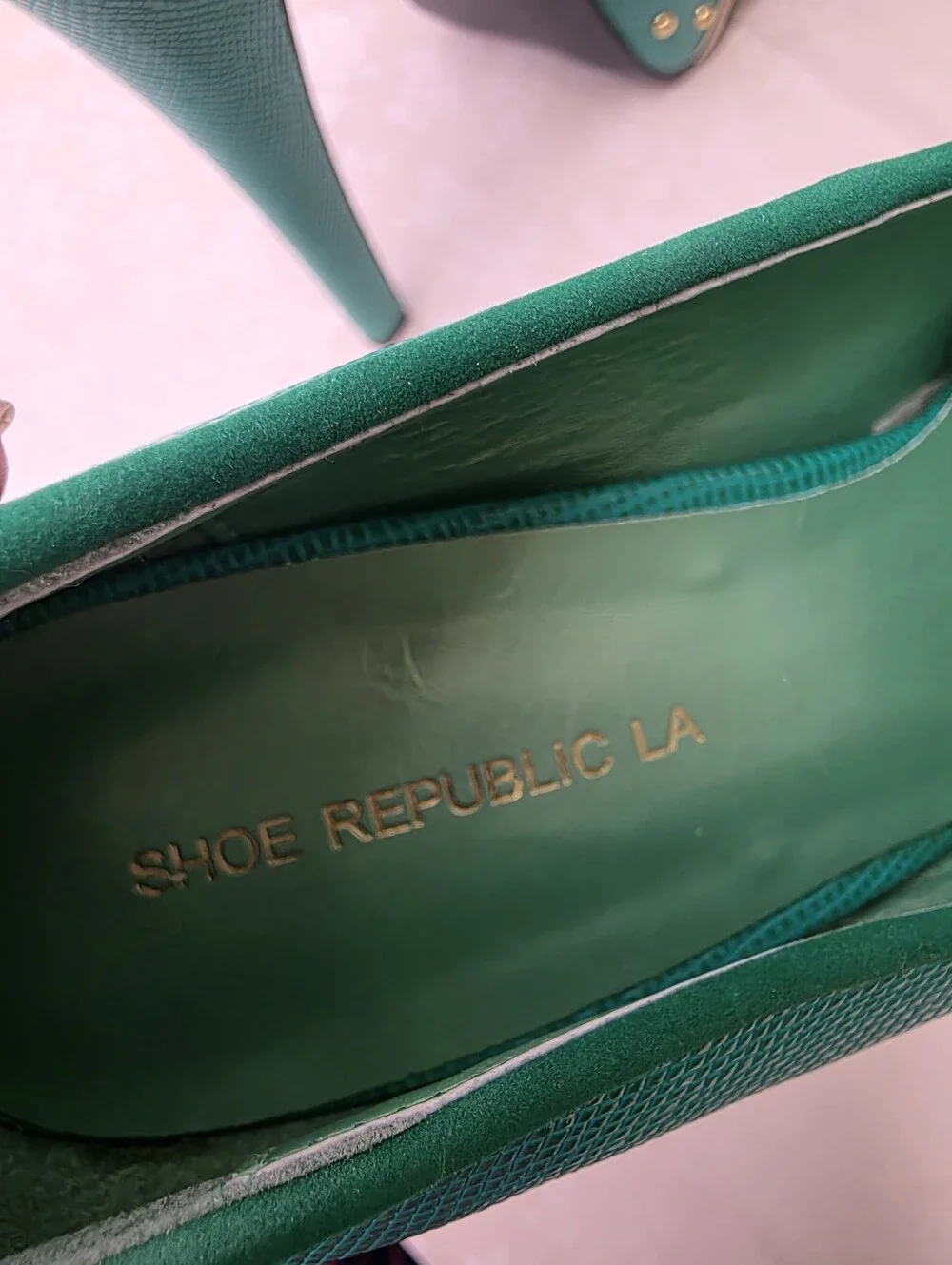 Shoe Republic LA Ethanie Green Gold Platform Stiletto Heels Pumps Studded 7.5